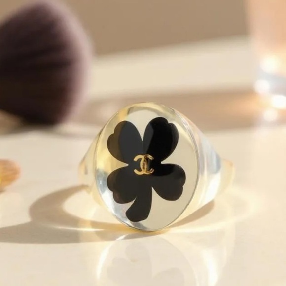 Authentic Vintage CHANEL Lucite Ring LUCKYClover Extremely Rare-Collectors Dream - Picture 6 of 15